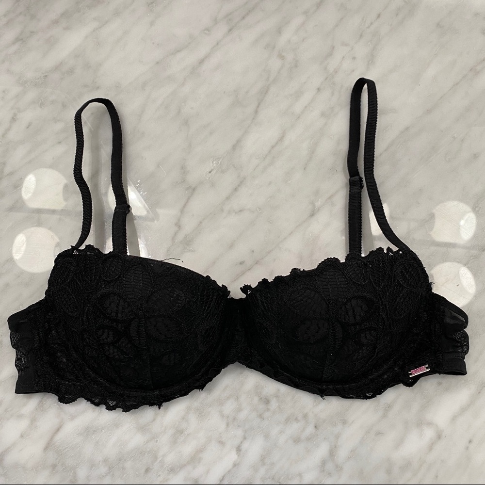 VS Pink Lace Bra